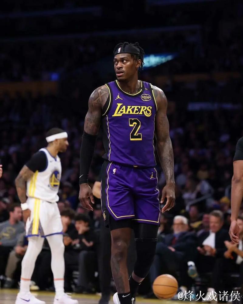 范德比尔特强势回归表现出色,他能否锁定湖人轮换阵容? 范德比尔特强势回归表现出色,他能否锁定湖人轮换阵容?